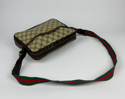 The Vintage Bag Gucci GG Shelly Crossbody