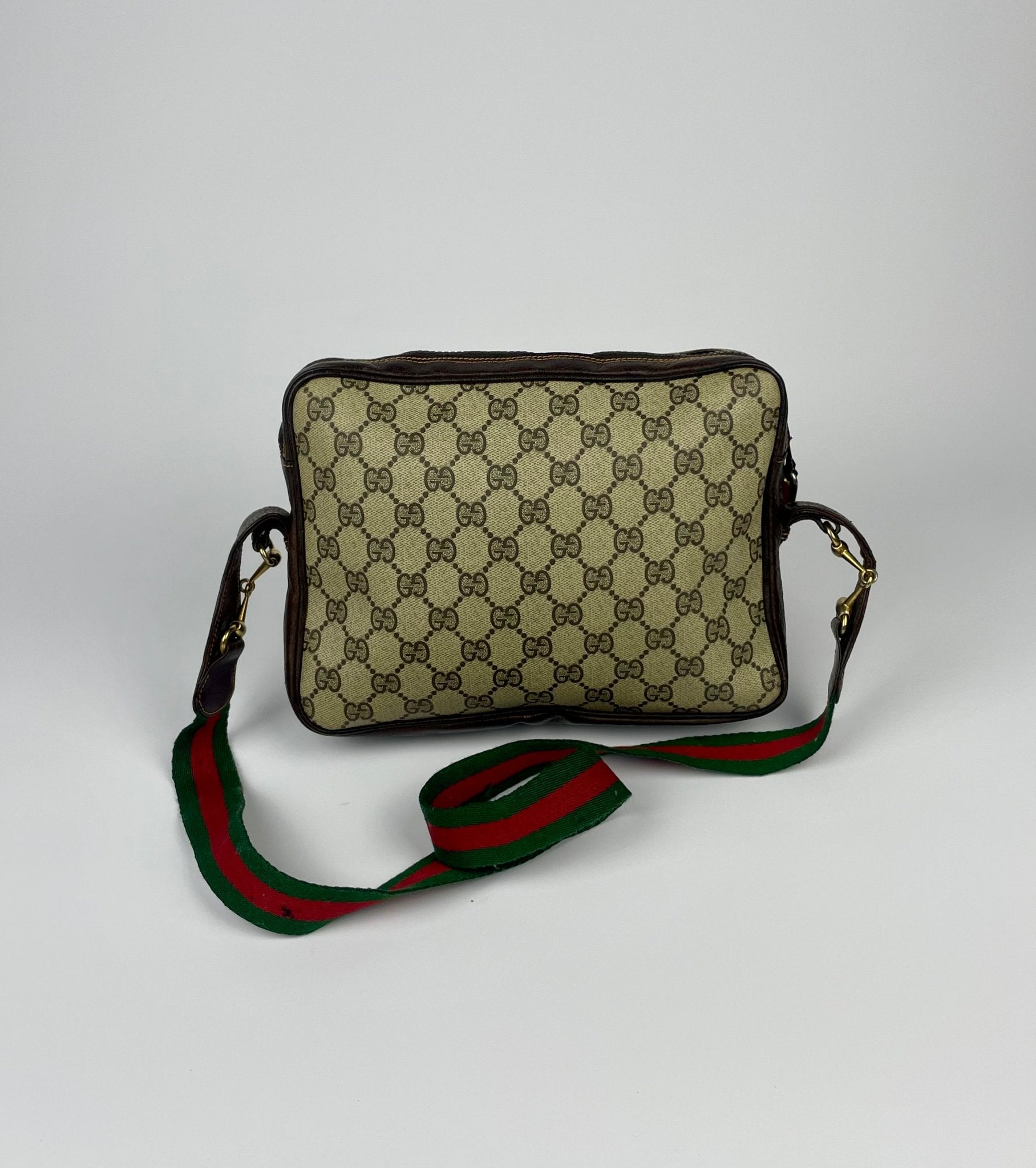 The Vintage Bag Gucci GG Shelly Crossbody