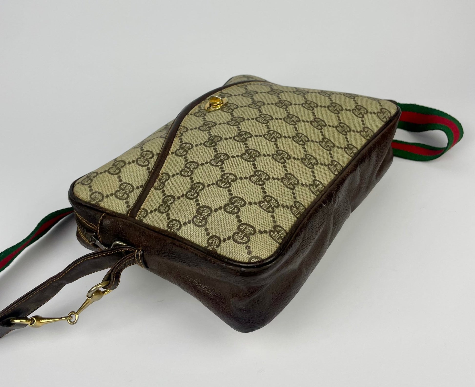 The Vintage Bag Gucci GG Shelly Crossbody
