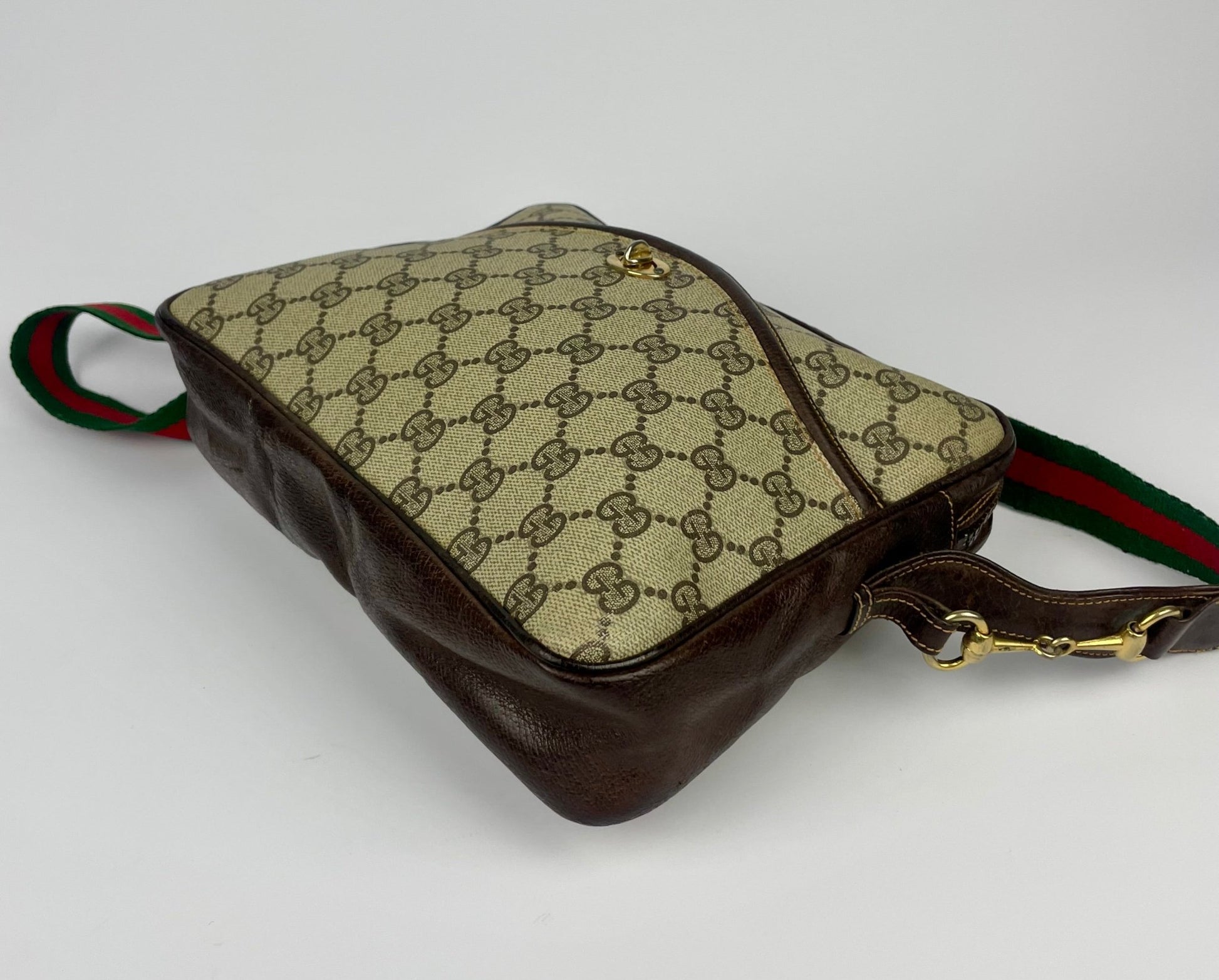 The Vintage Bag Gucci GG Shelly Crossbody