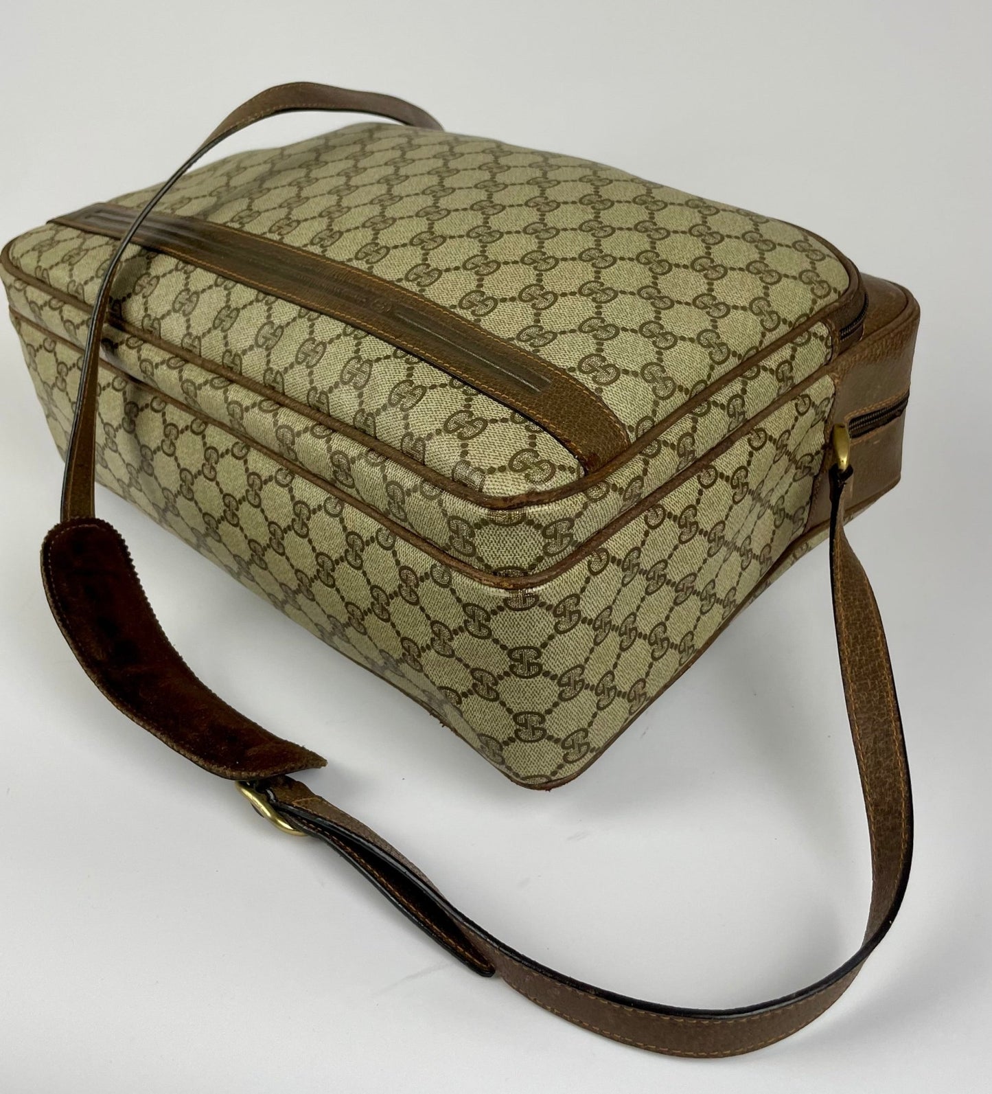 The Vintage Bag Gucci GG Supreme Crossbody