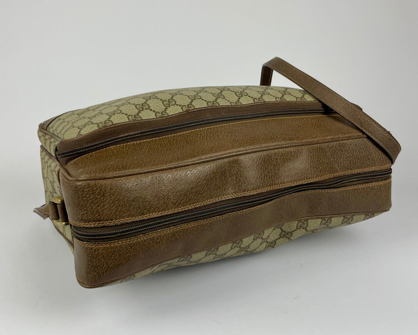 The Vintage Bag Gucci GG Supreme Crossbody