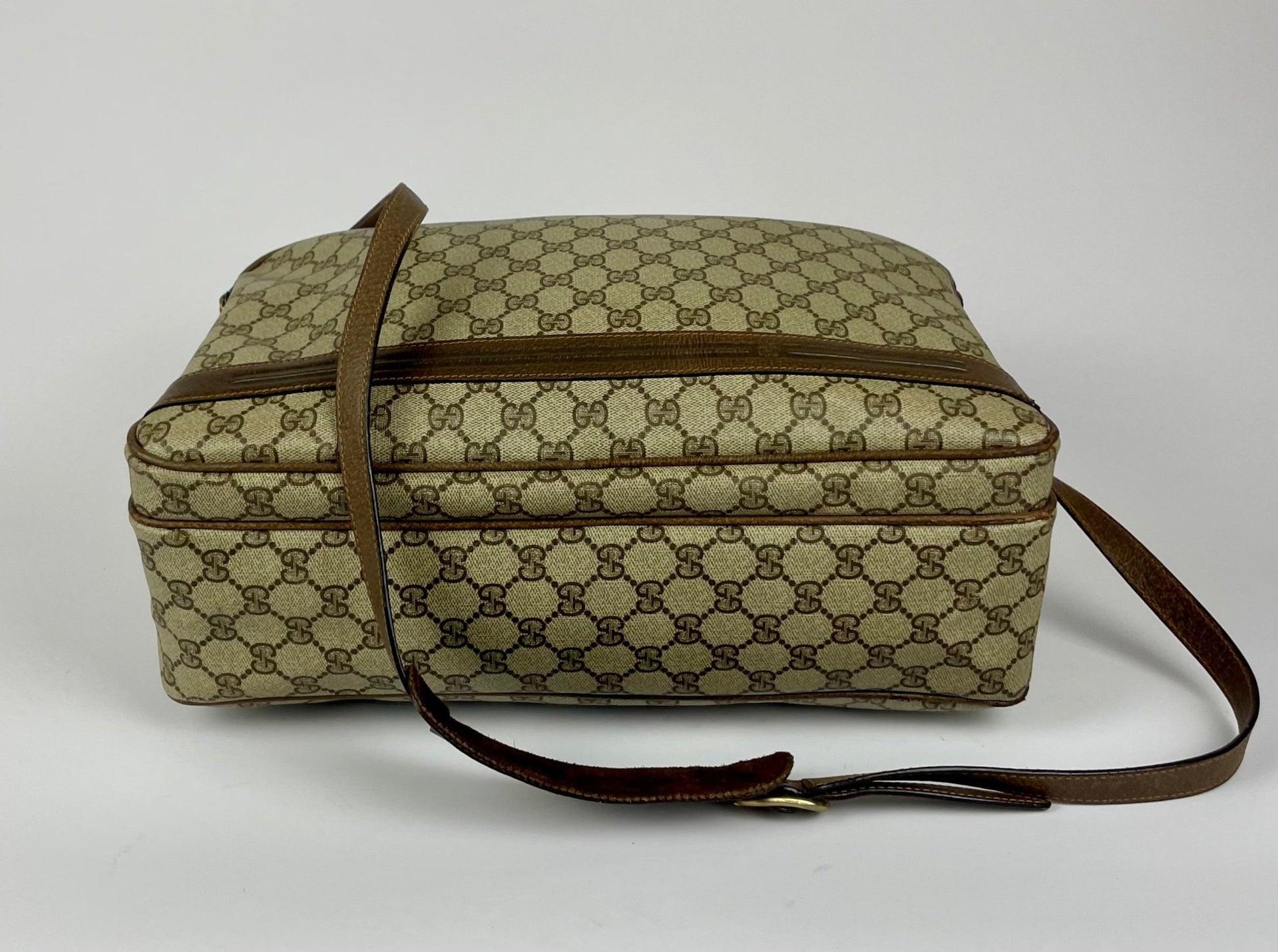 The Vintage Bag Gucci GG Supreme Crossbody