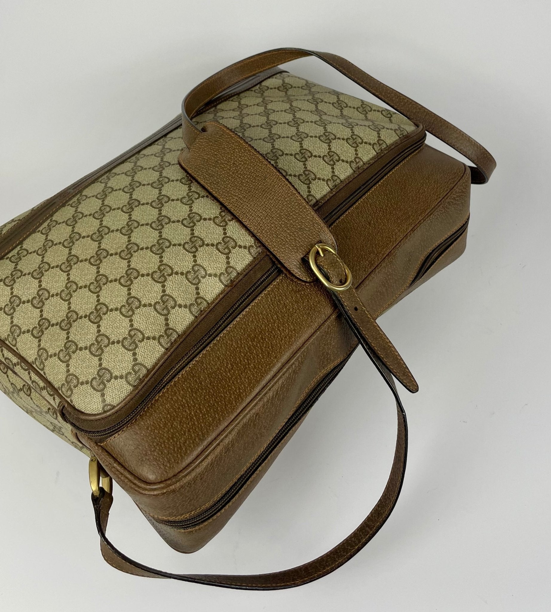 The Vintage Bag Gucci GG Supreme Crossbody
