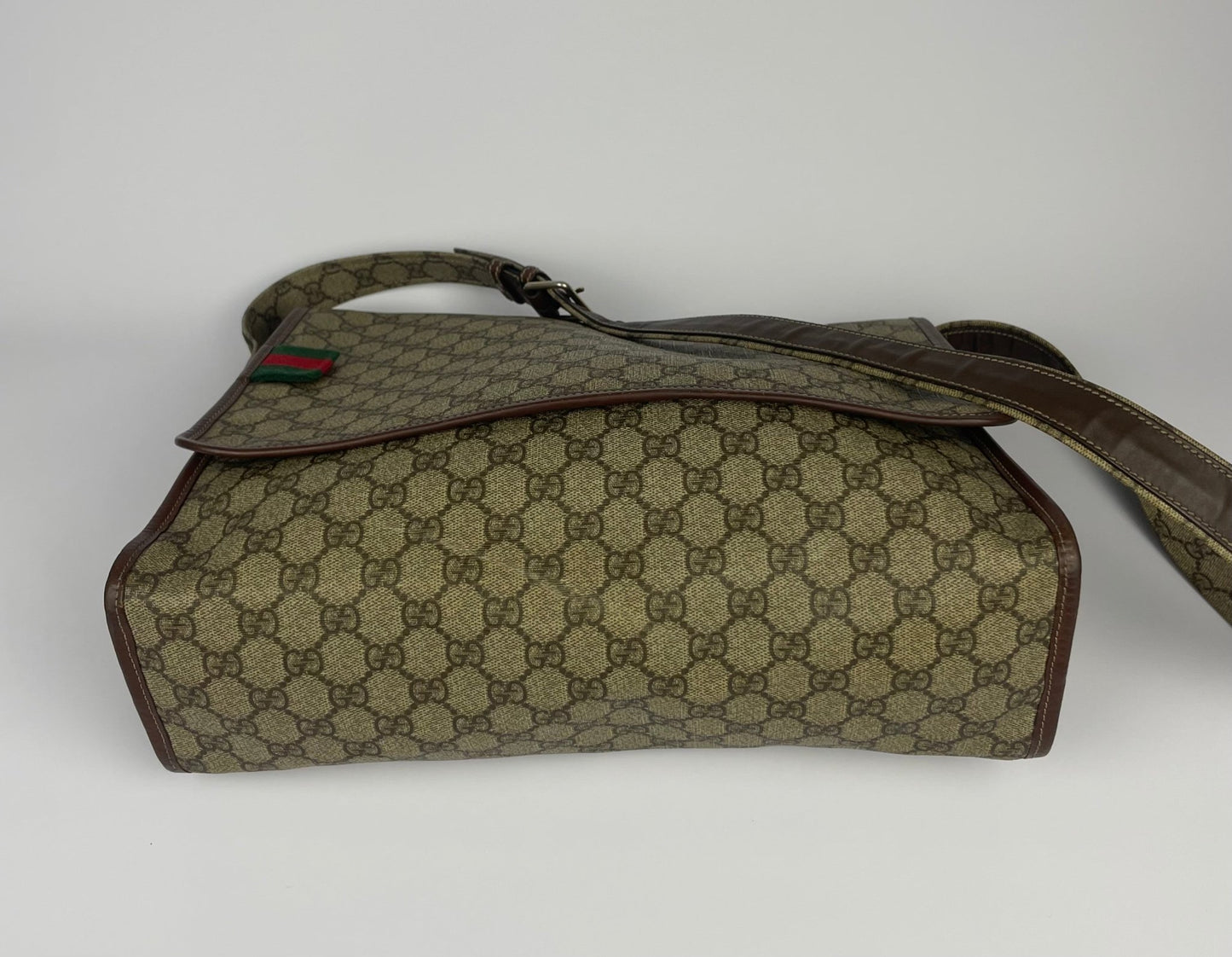 The Vintage Bag Gucci GG Supreme Messenger