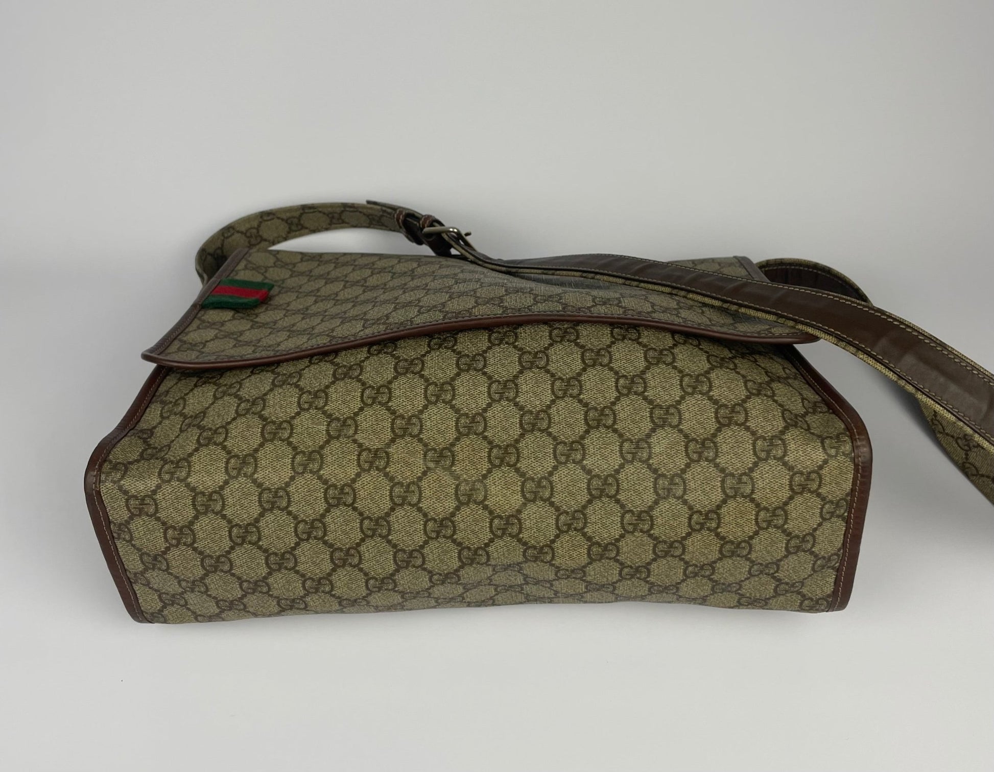 The Vintage Bag Gucci GG Supreme Messenger