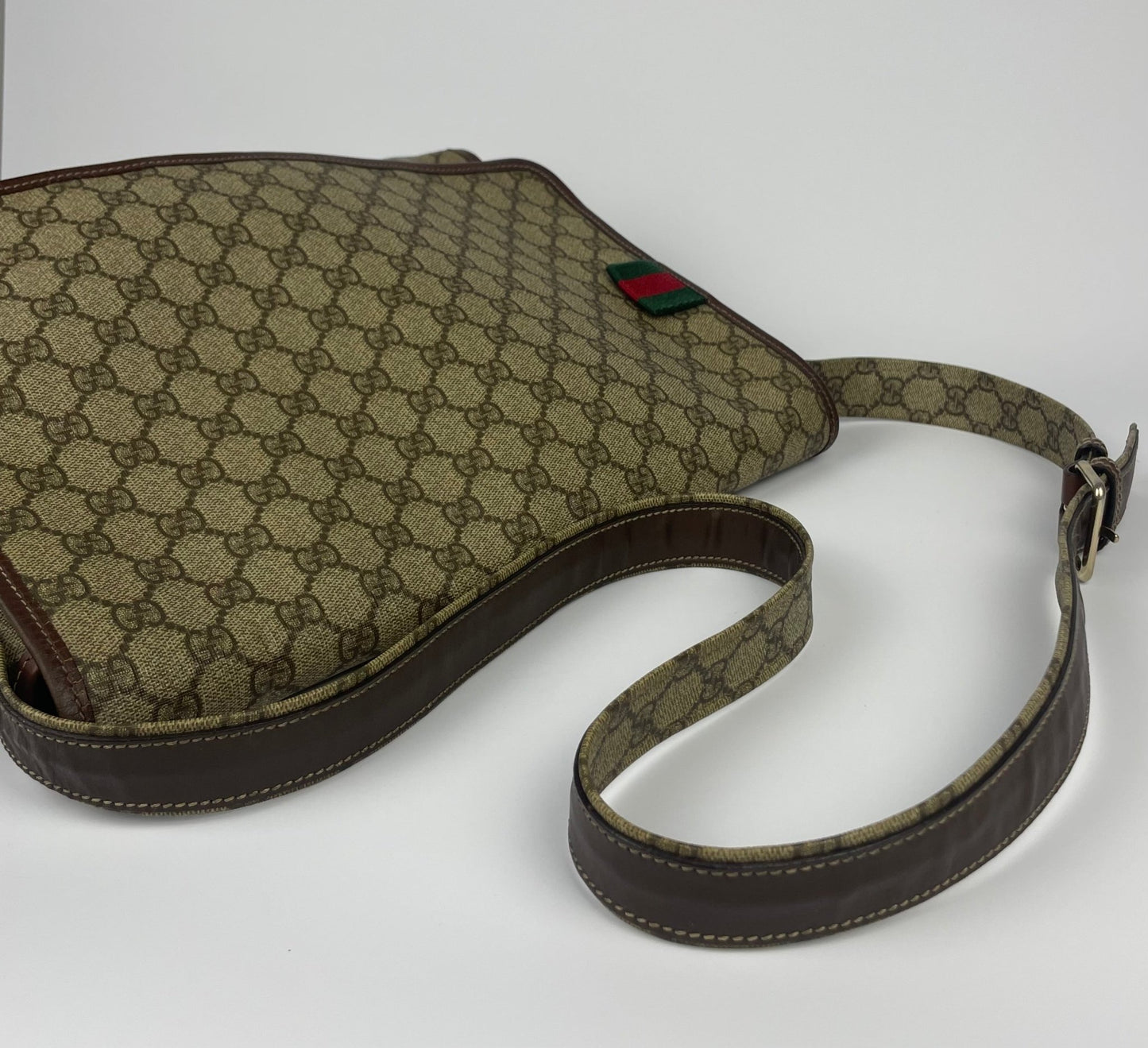 The Vintage Bag Gucci GG Supreme Messenger