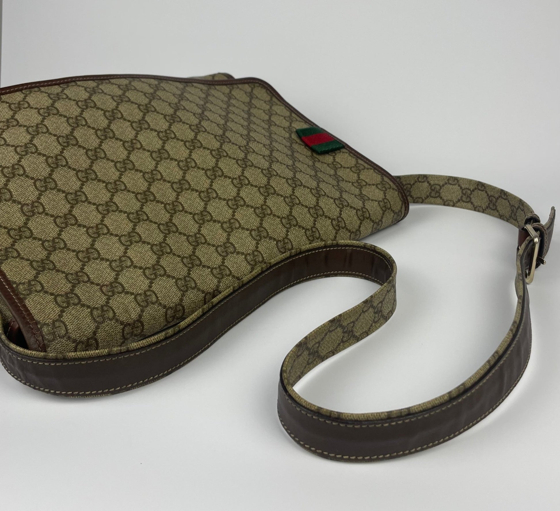 The Vintage Bag Gucci GG Supreme Messenger