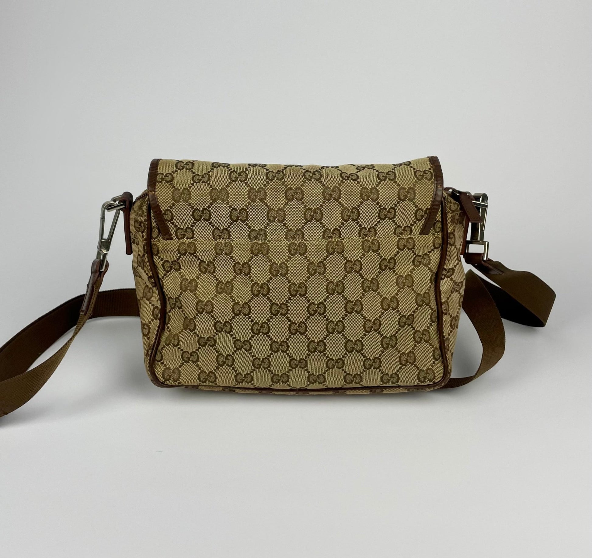 The Vintage Bag Gucci Messenger