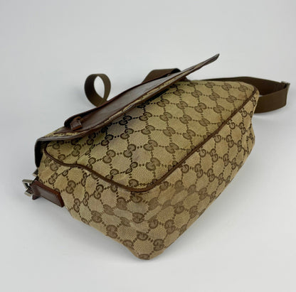 The Vintage Bag Gucci Messenger