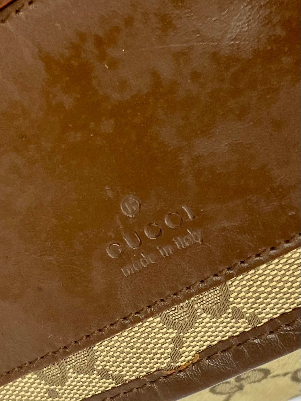 The Vintage Bag Gucci Messenger