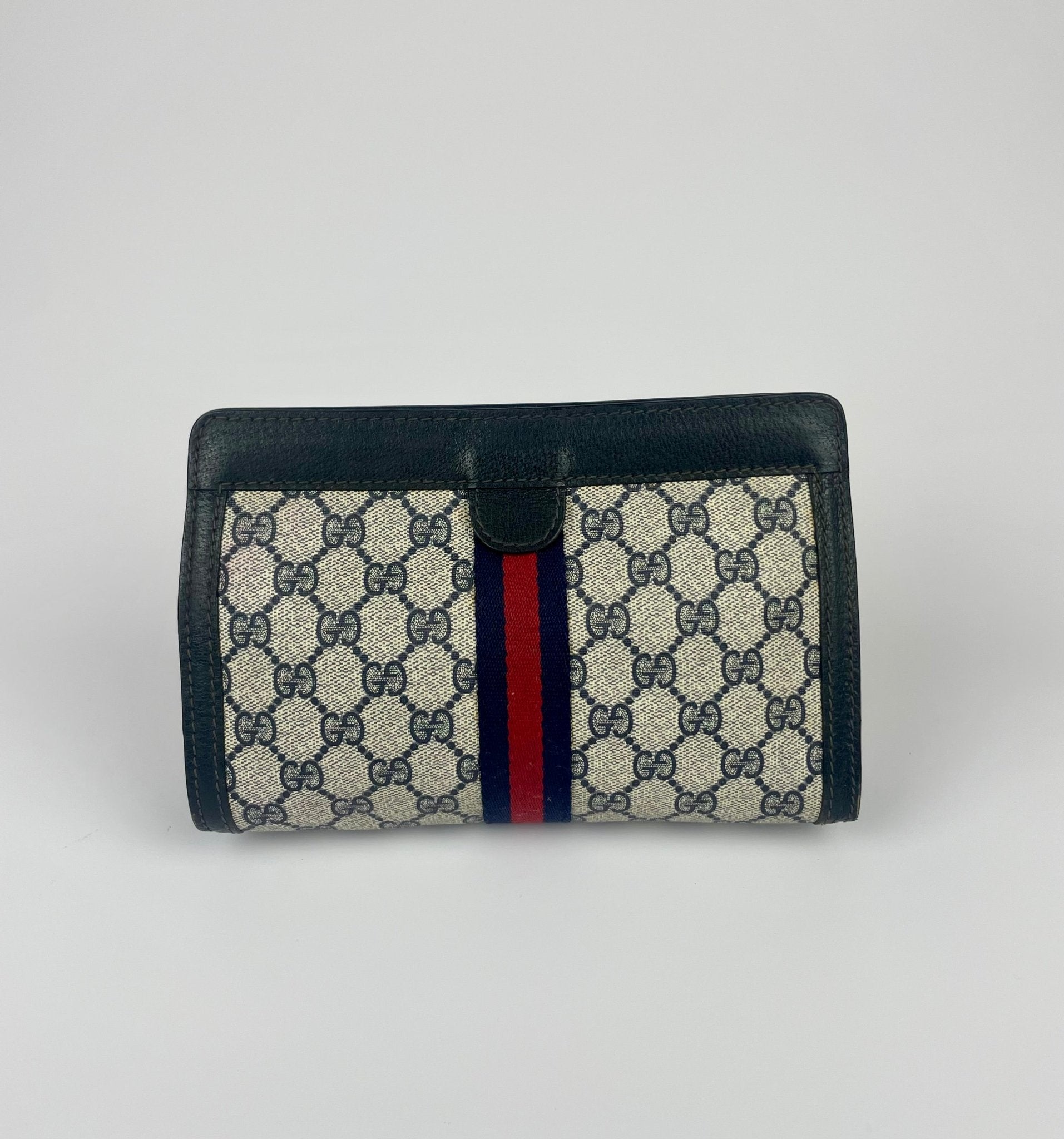 The Vintage Bag Gucci Sherry Line Clutch
