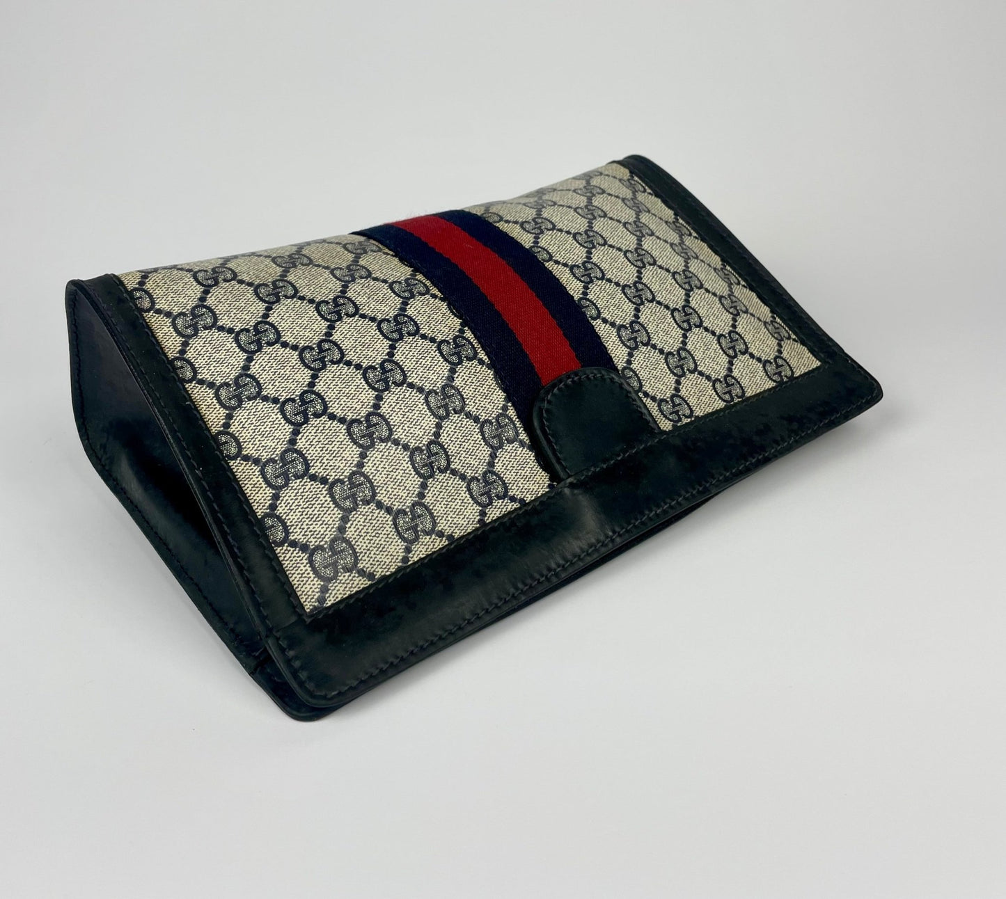 The Vintage Bag Gucci Sherry Line Clutch