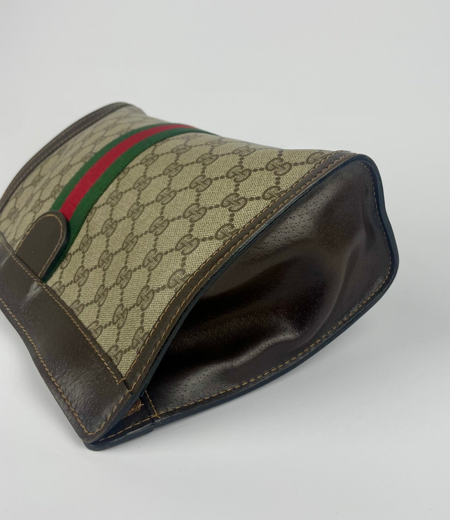 The Vintage Bag Gucci Sherry Line Clutch