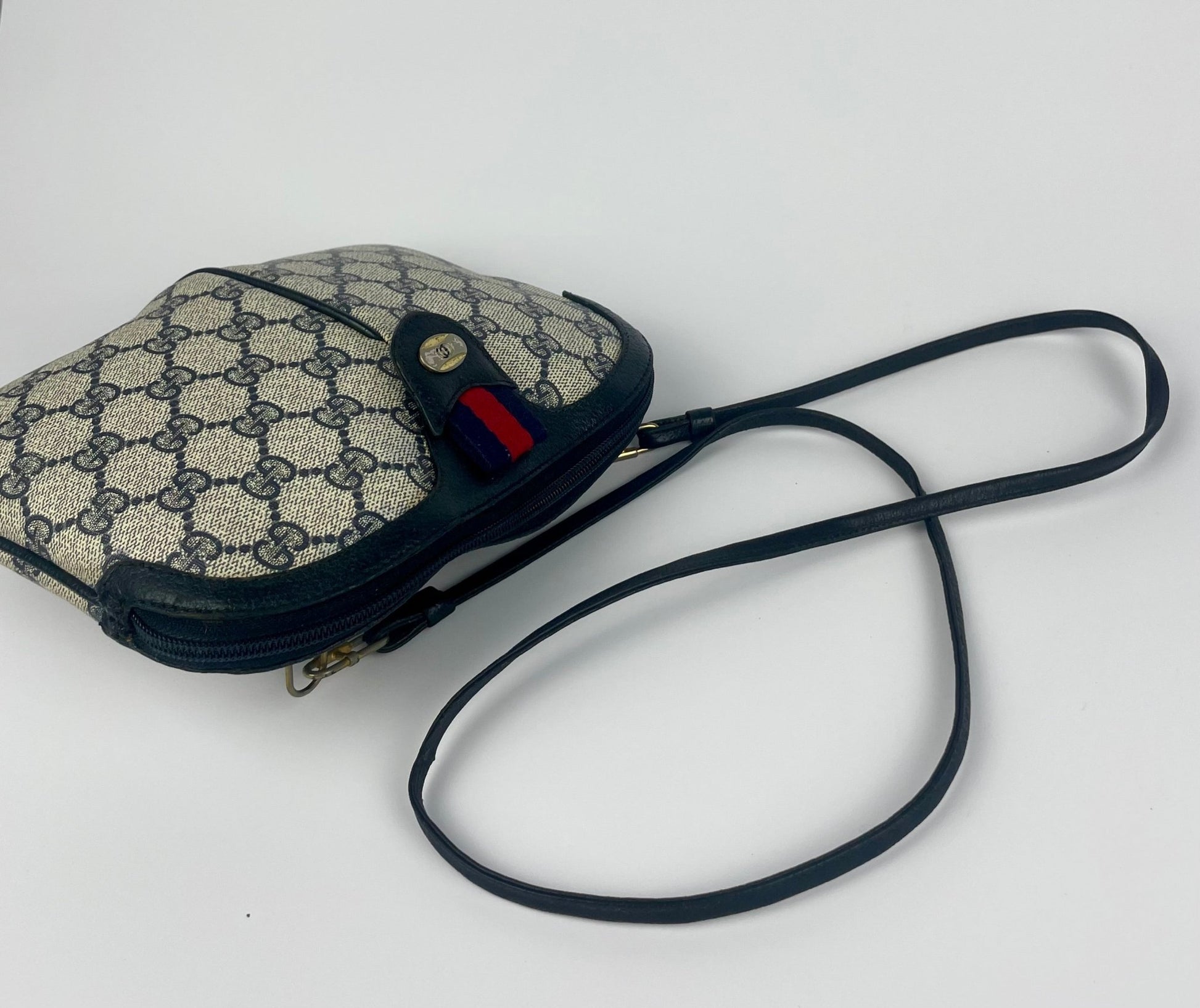 The Vintage Bag Gucci Sherry Line Crossbody