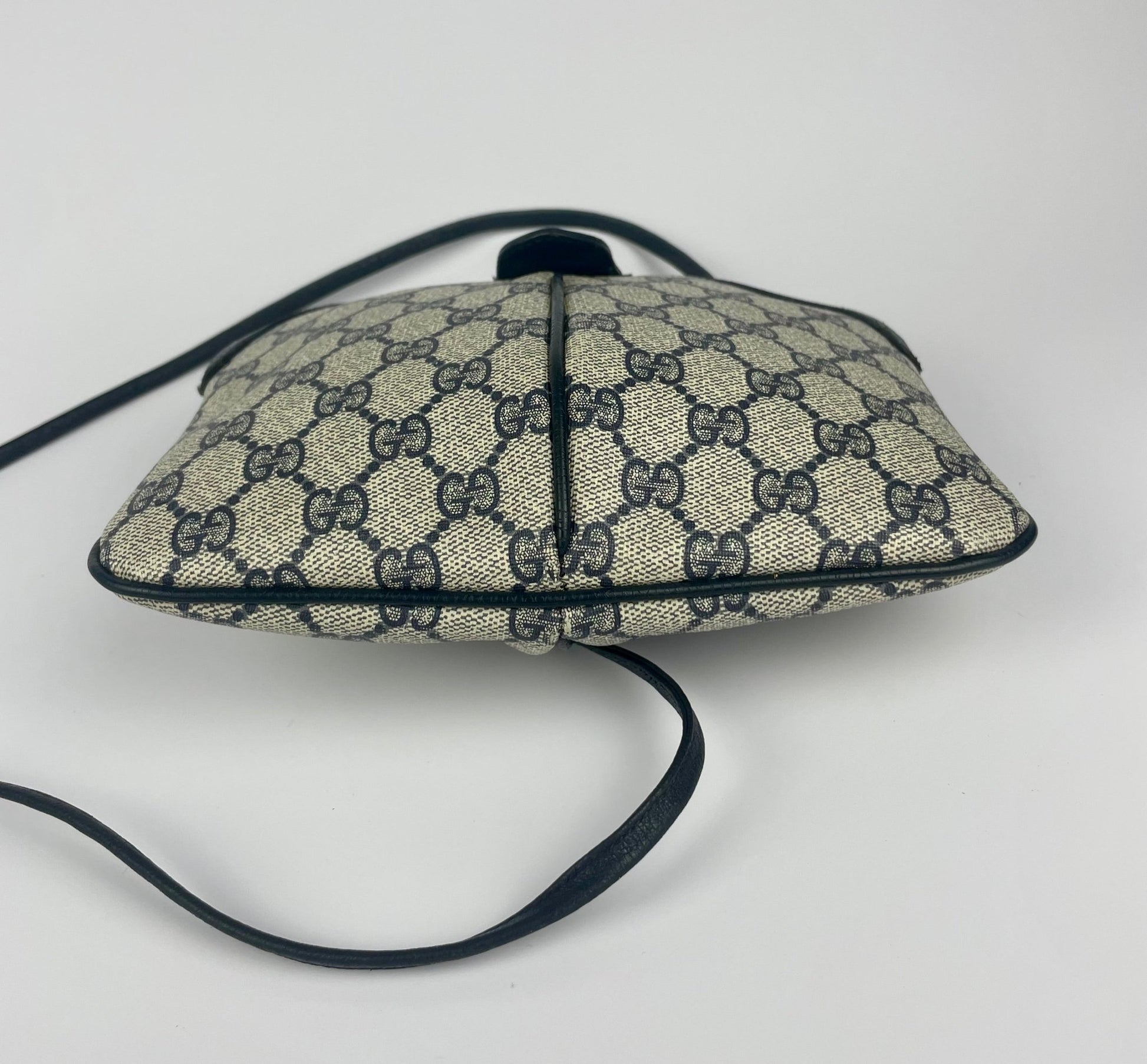 The Vintage Bag Gucci Sherry Line Crossbody