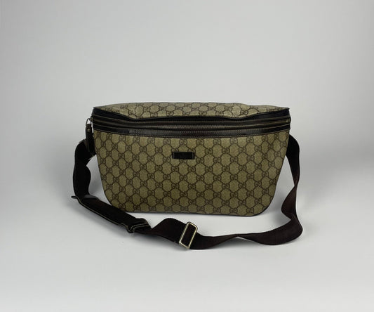 The Vintage Bag Gucci Supreme GG Crossbody