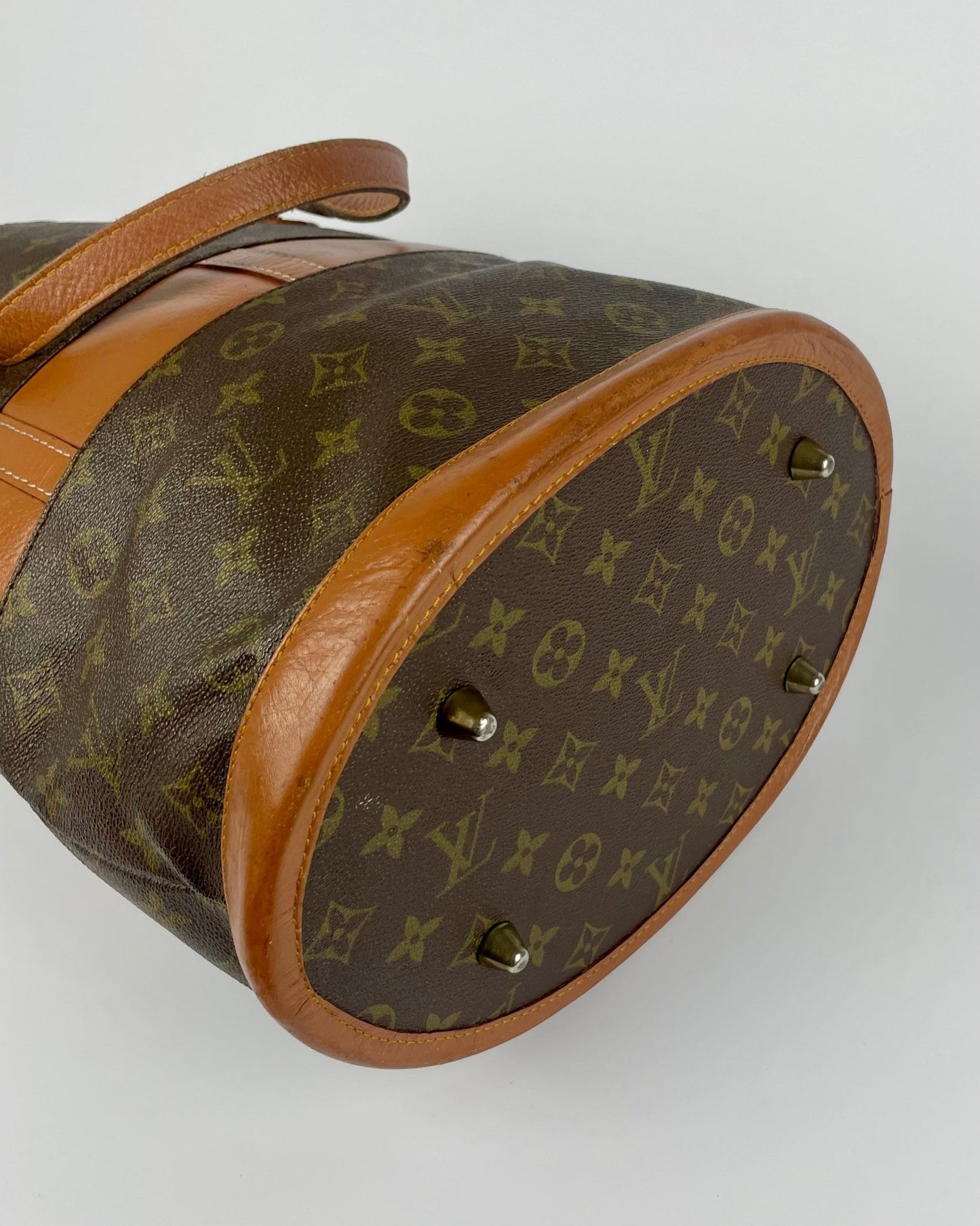 The Vintage Bag Louis Vuitton Bucket