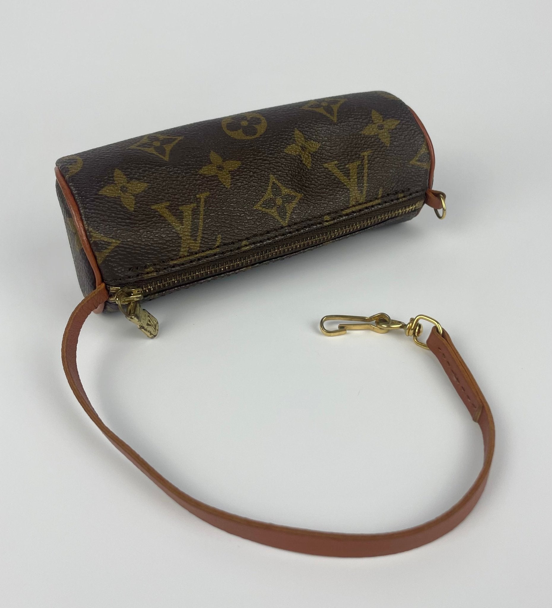 The Vintage Bag Louis Vuitton Papillon accessory pouch