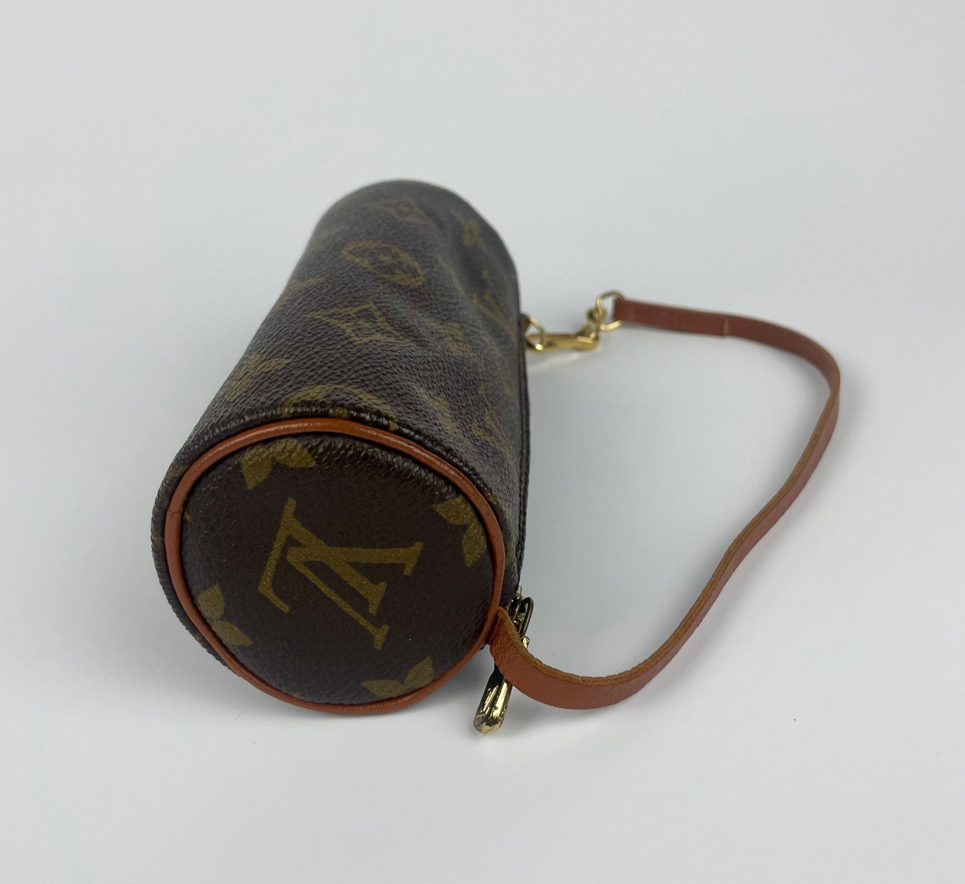 The Vintage Bag Louis Vuitton Papillon accessory pouch