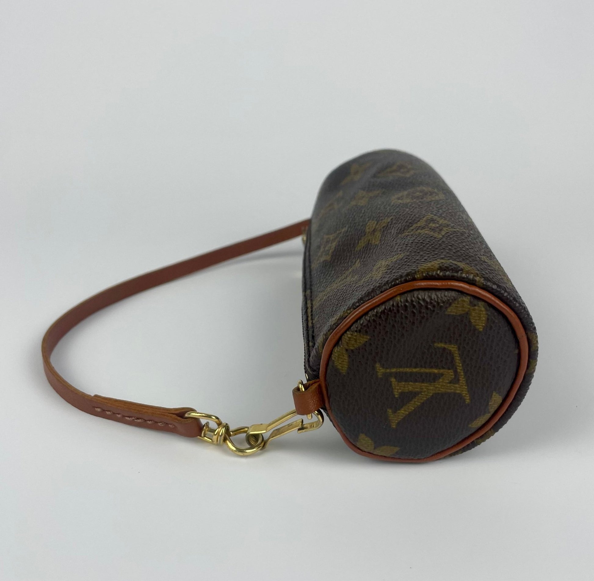The Vintage Bag Louis Vuitton Papillon accessory pouch