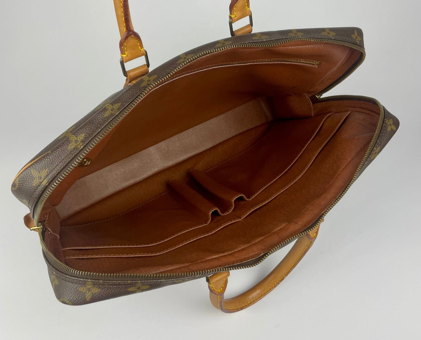 The Vintage Bag Louis Vuitton Porte - document Voyage