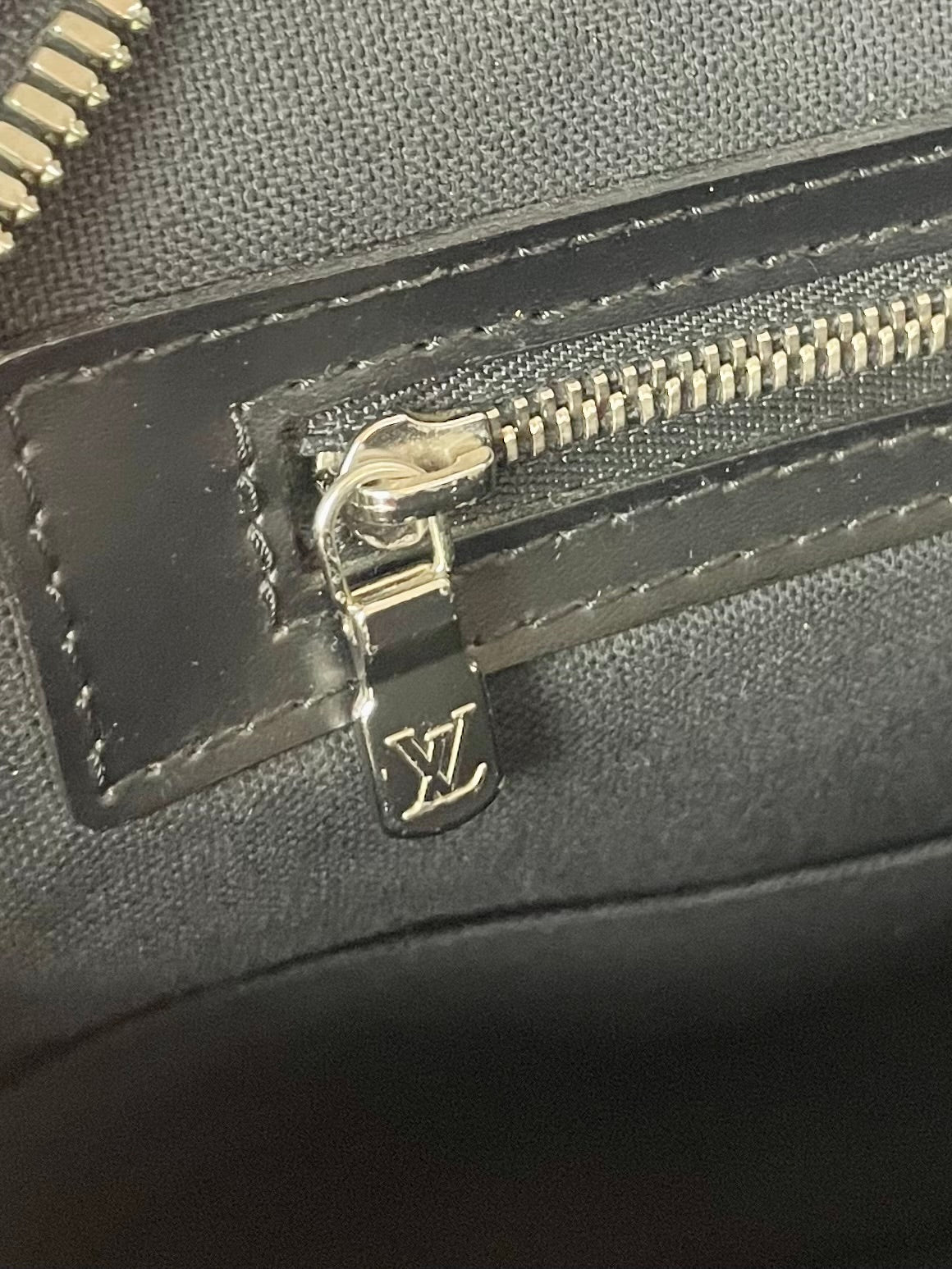 The Vintage Bag Louis Vuitton Porte - documents Voyage
