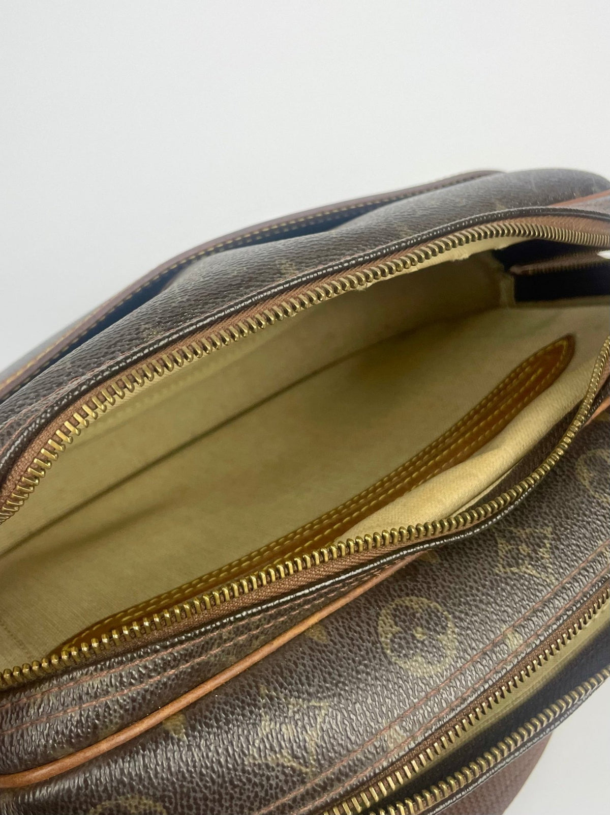 The Vintage Bag Louis Vuitton Reporter PM