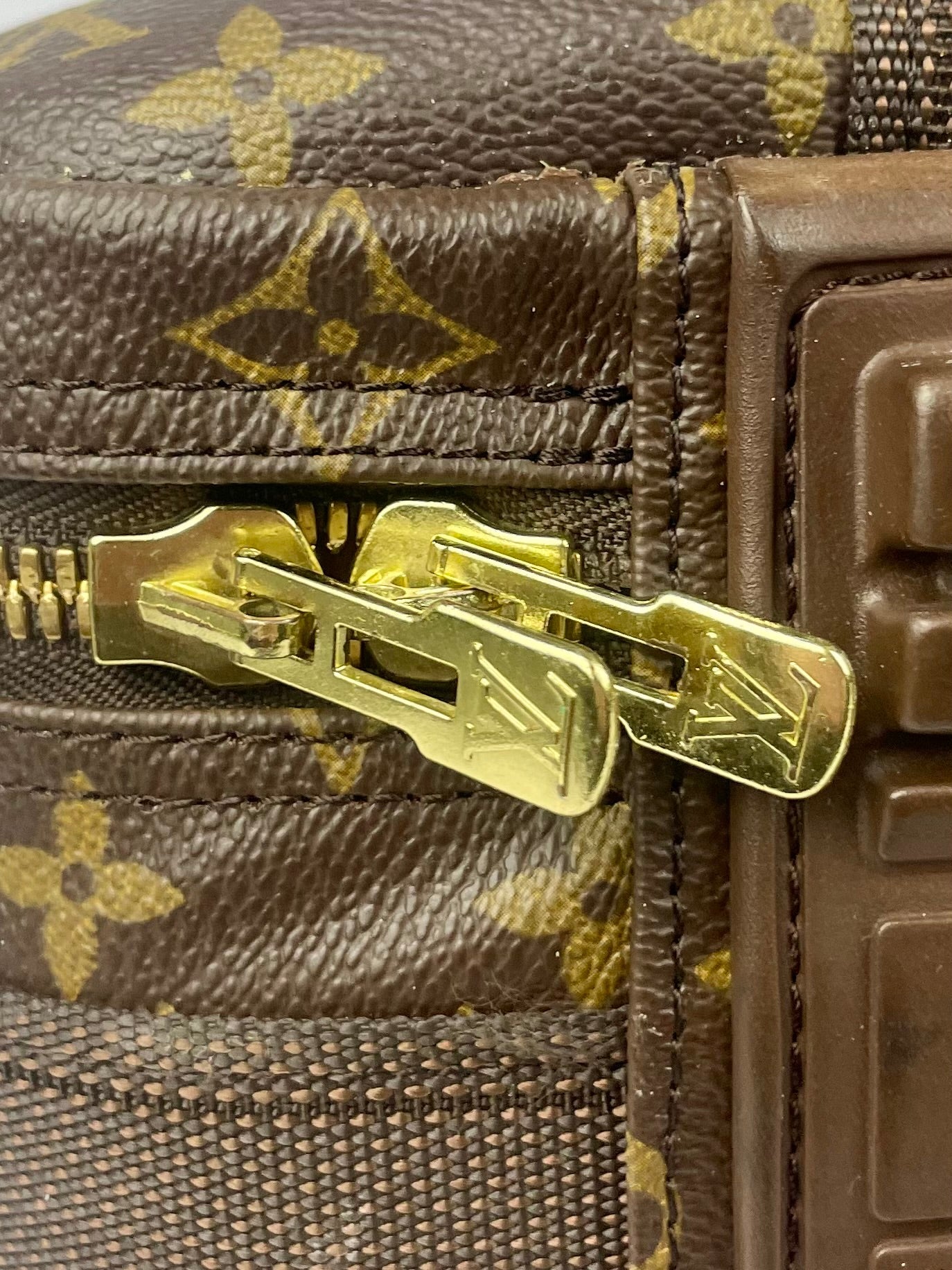 The Vintage Bag Louis Vuitton Satelitte 53