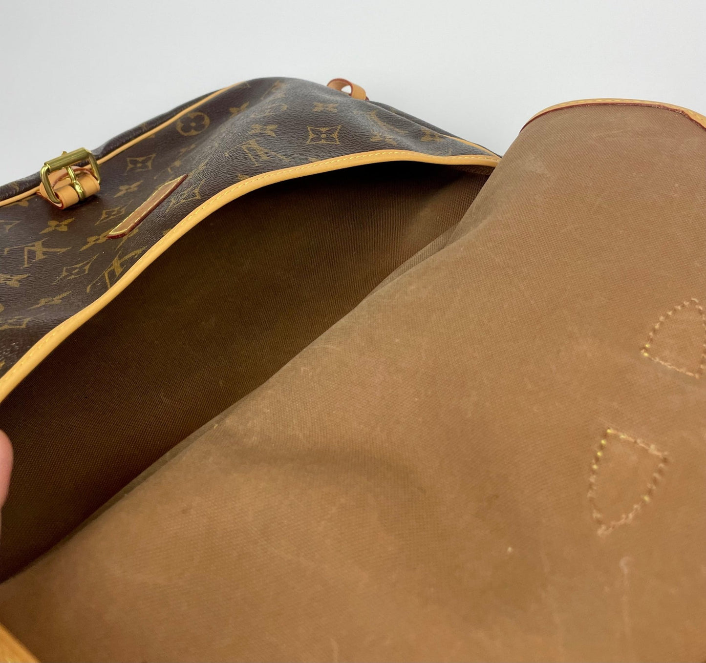 The Vintage Bag Louis Vuitton Saumur 30