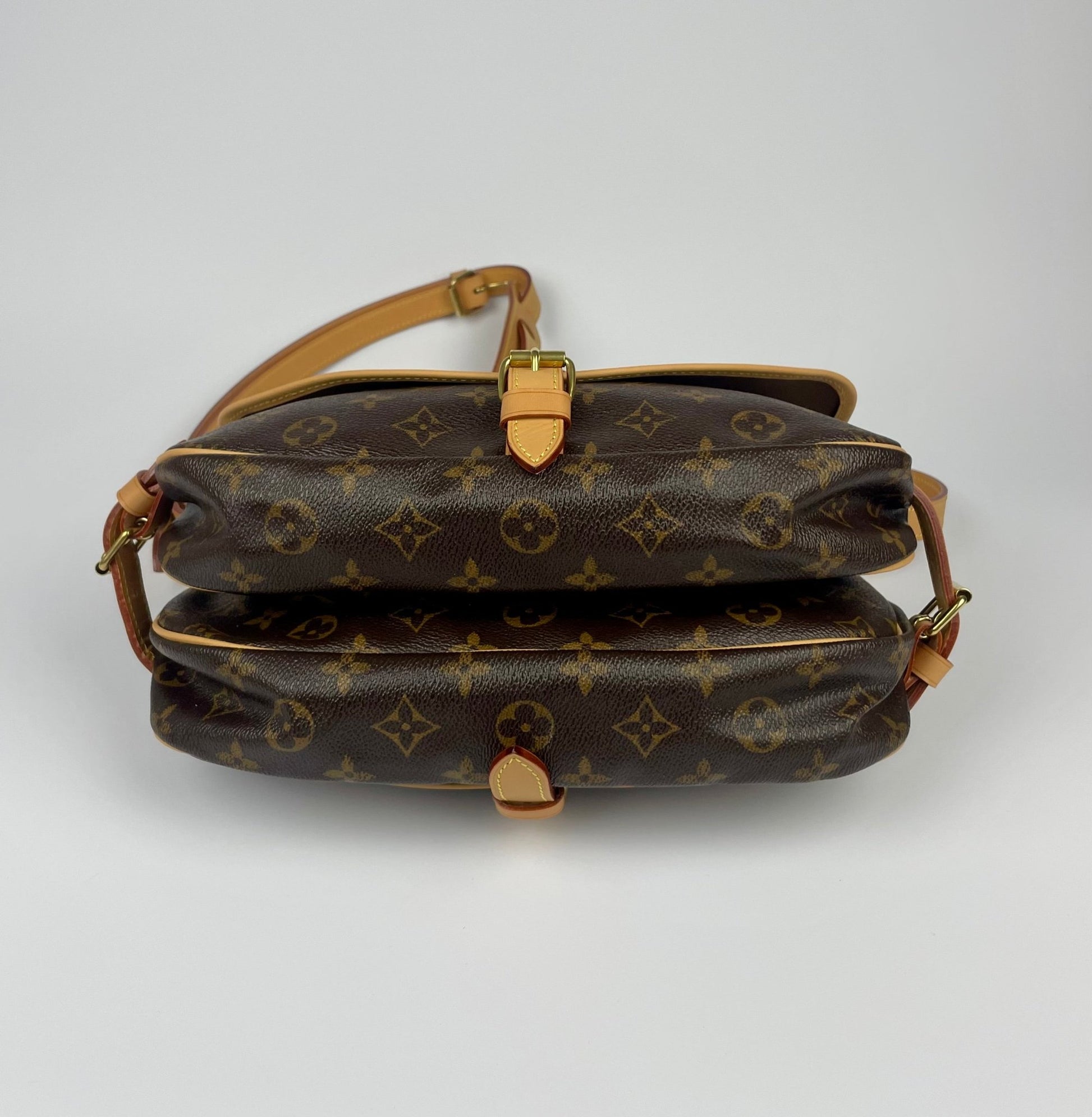 The Vintage Bag Louis Vuitton Saumur 30