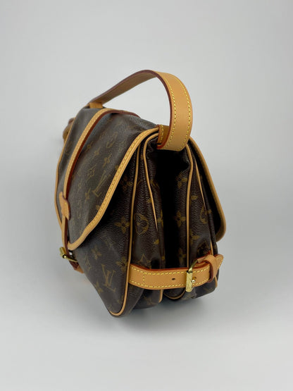 The Vintage Bag Louis Vuitton Saumur 30