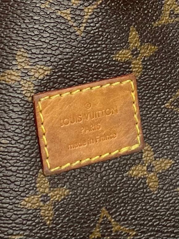 The Vintage Bag Louis Vuitton Saumur 30