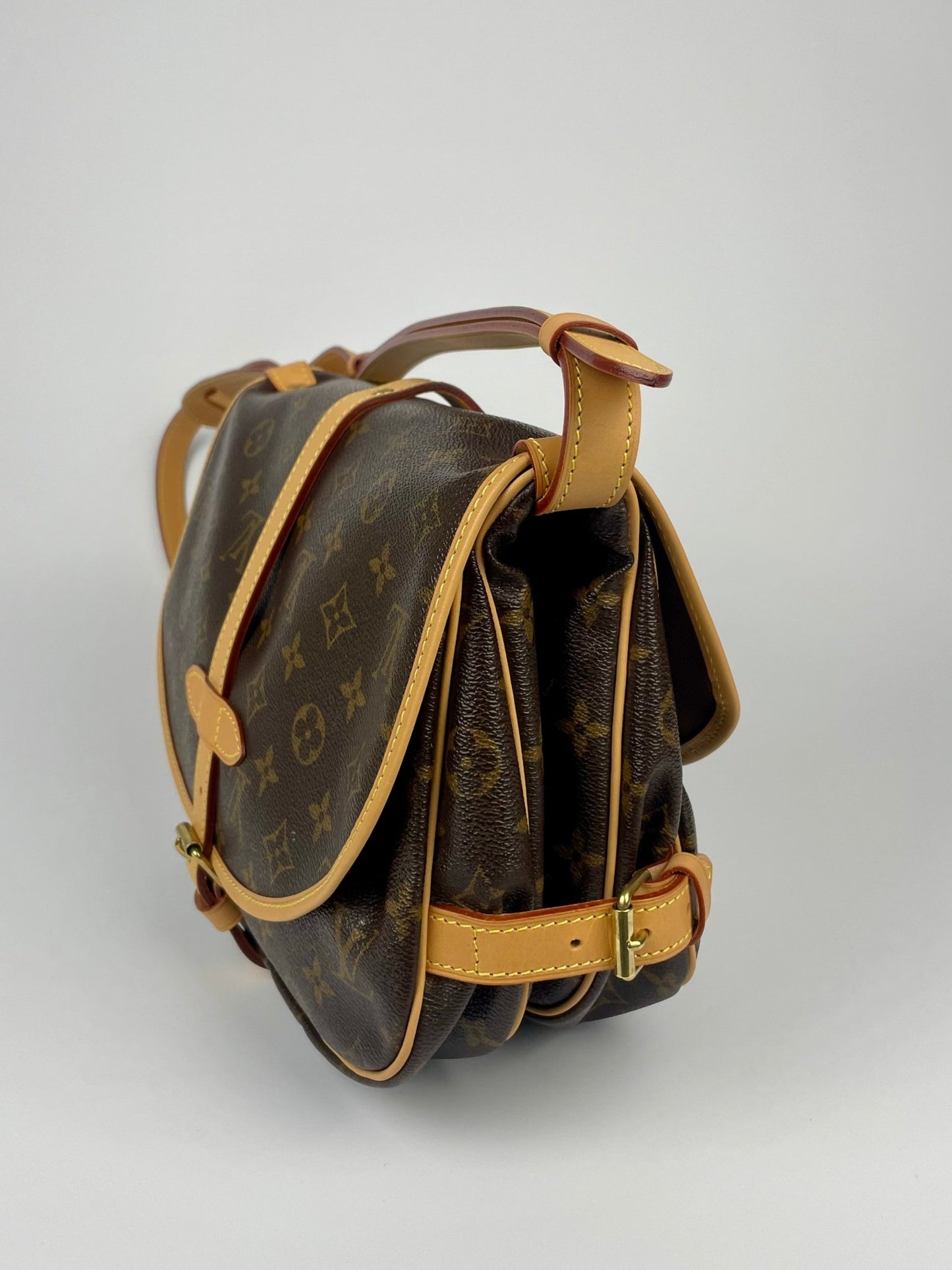 The Vintage Bag Louis Vuitton Saumur 30