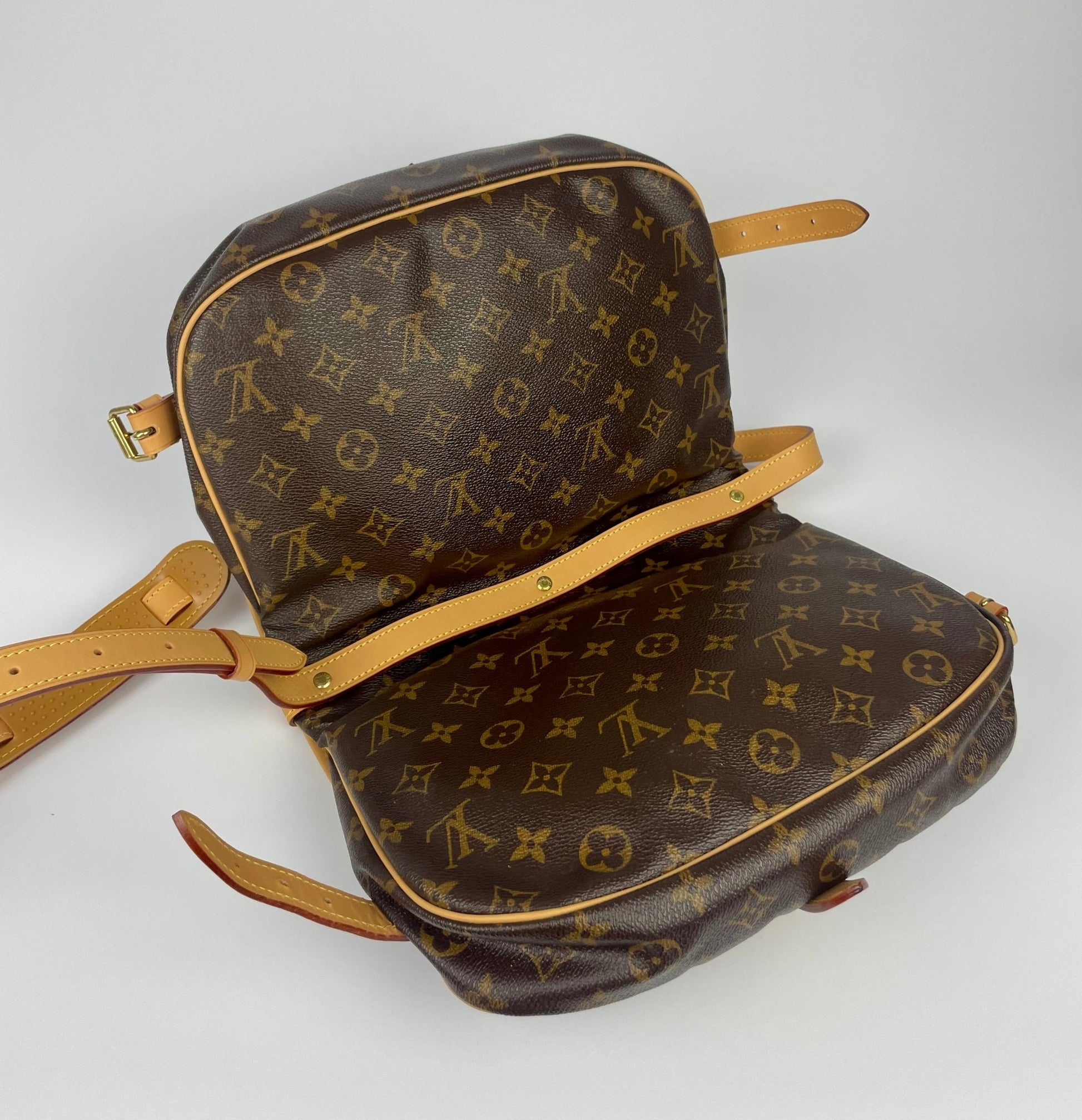 The Vintage Bag Louis Vuitton Saumur 30