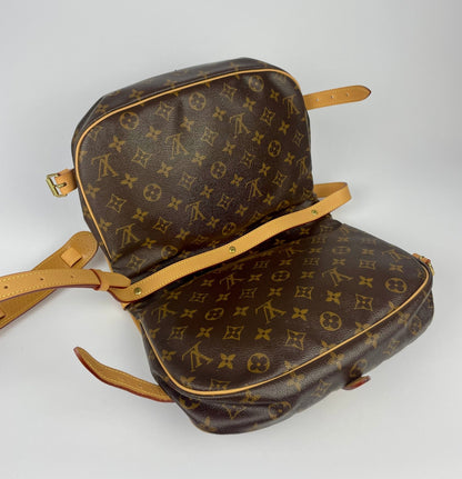 The Vintage Bag Louis Vuitton Saumur 30