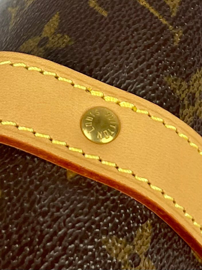 The Vintage Bag Louis Vuitton Saumur 30