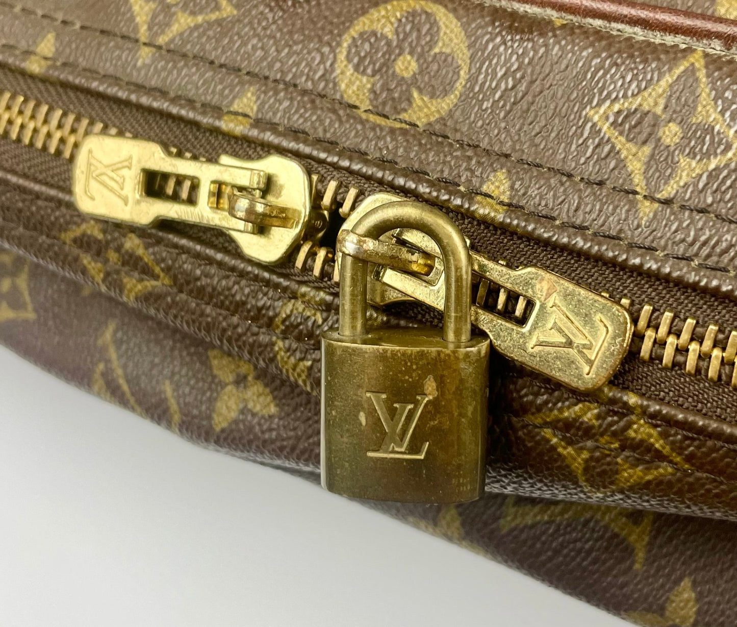 The Vintage Bag Louis Vuitton Sirius 45