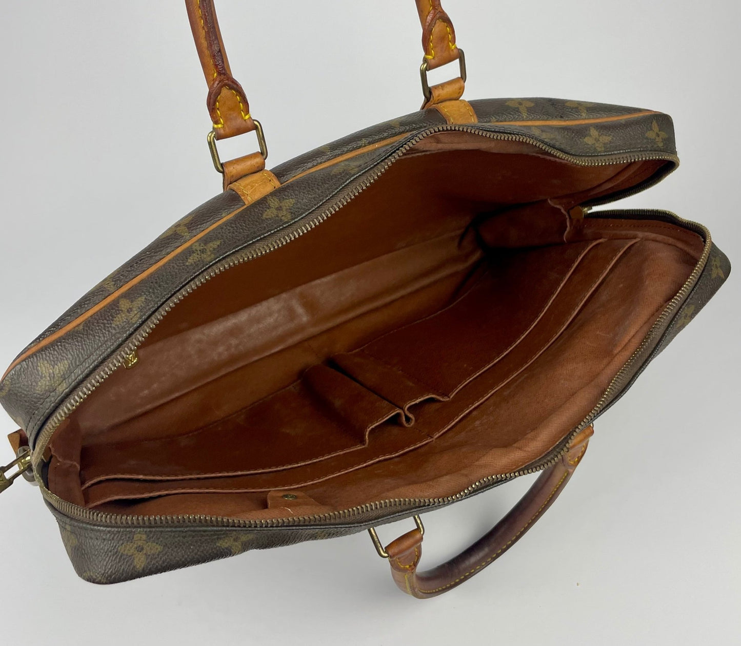 The Vintage Bag Louis Vuitton Voyage