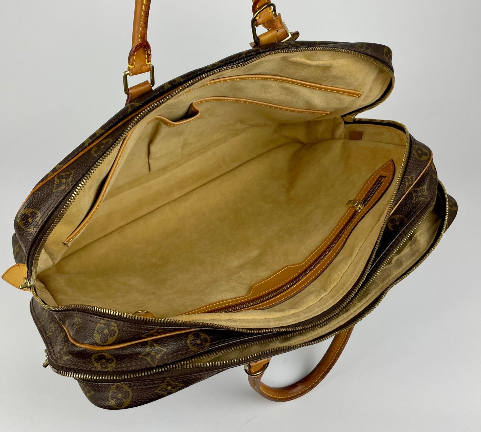 The Vintage Bag Louis Vuitton Voyage