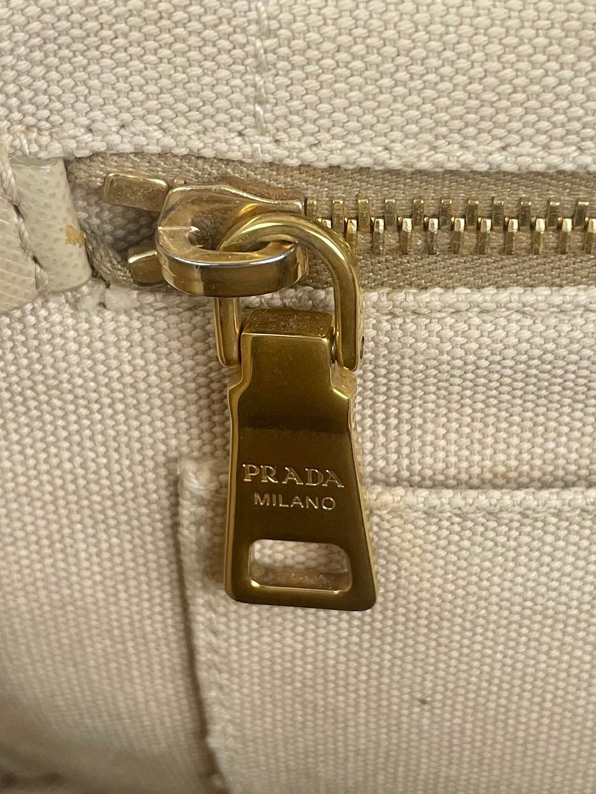 The Vintage Bag Prada Canapa