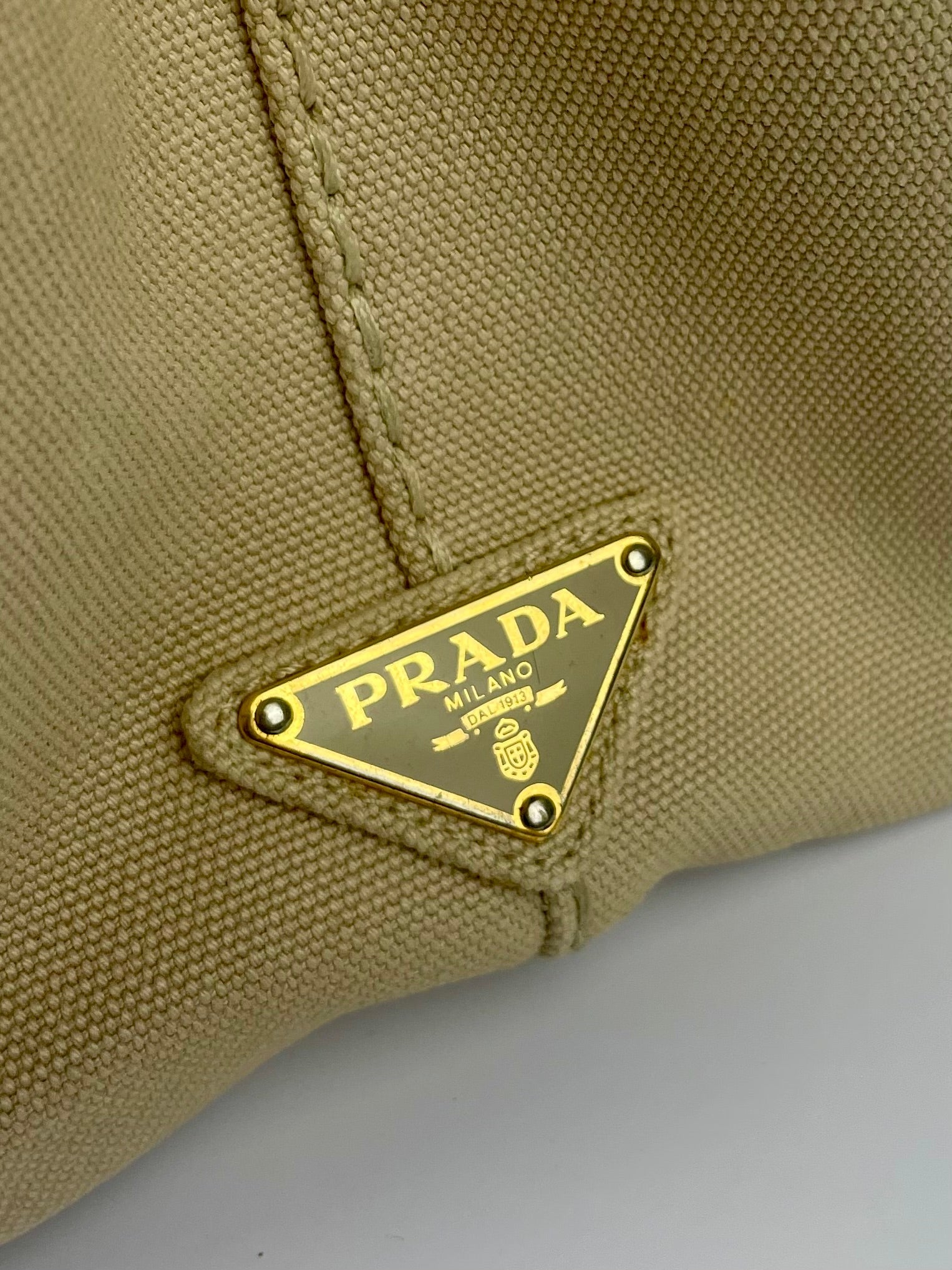 The Vintage Bag Prada Canapa
