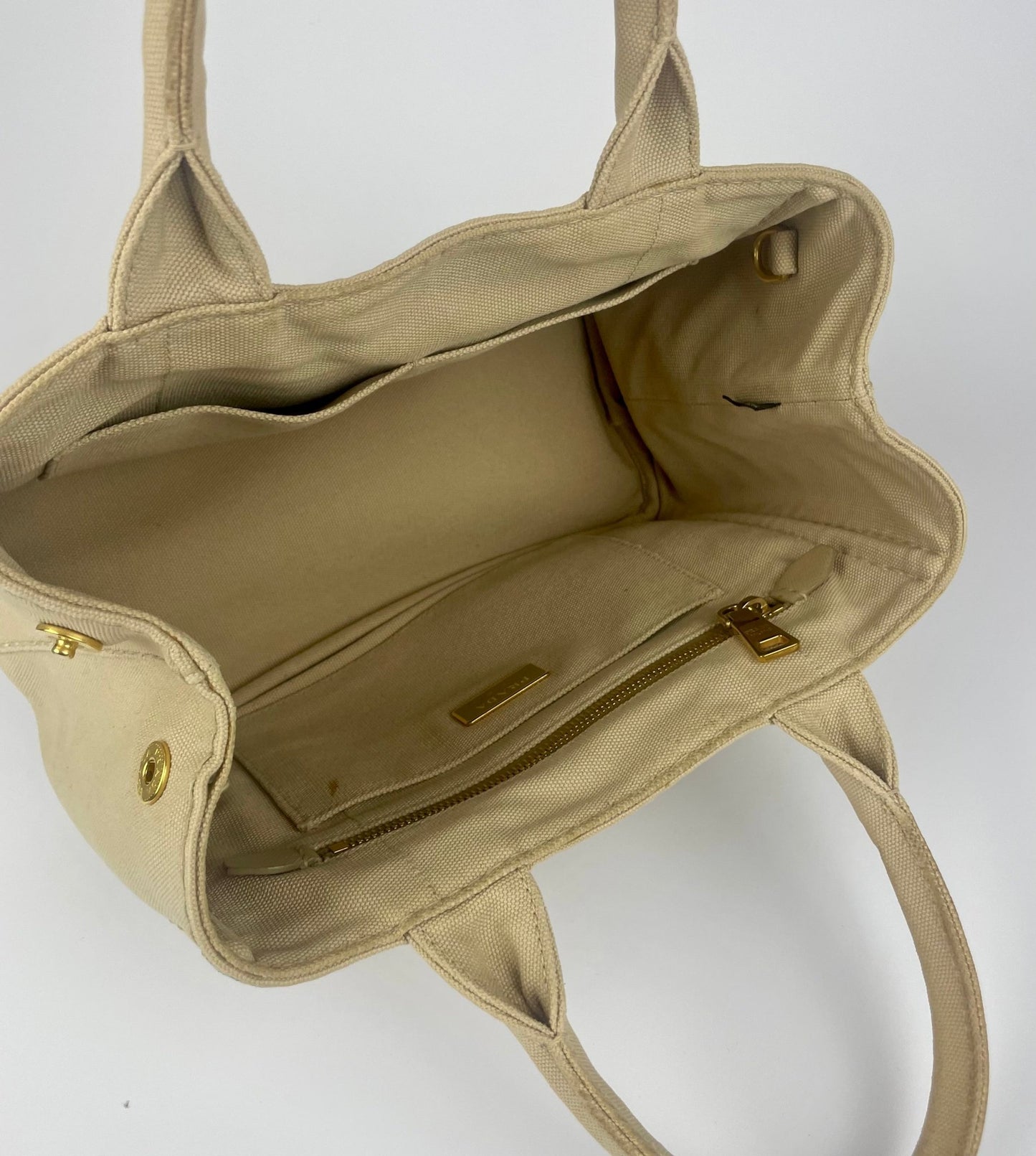 The Vintage Bag Prada Canapa