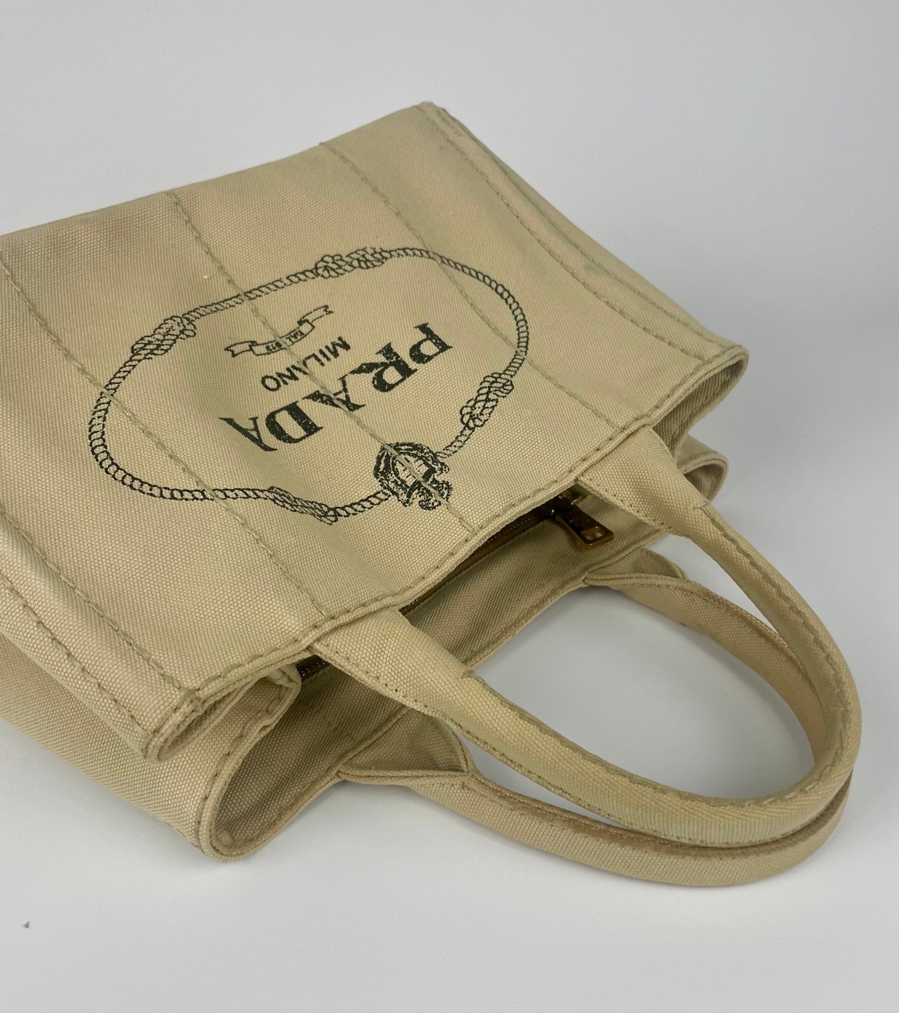The Vintage Bag Prada Canapa