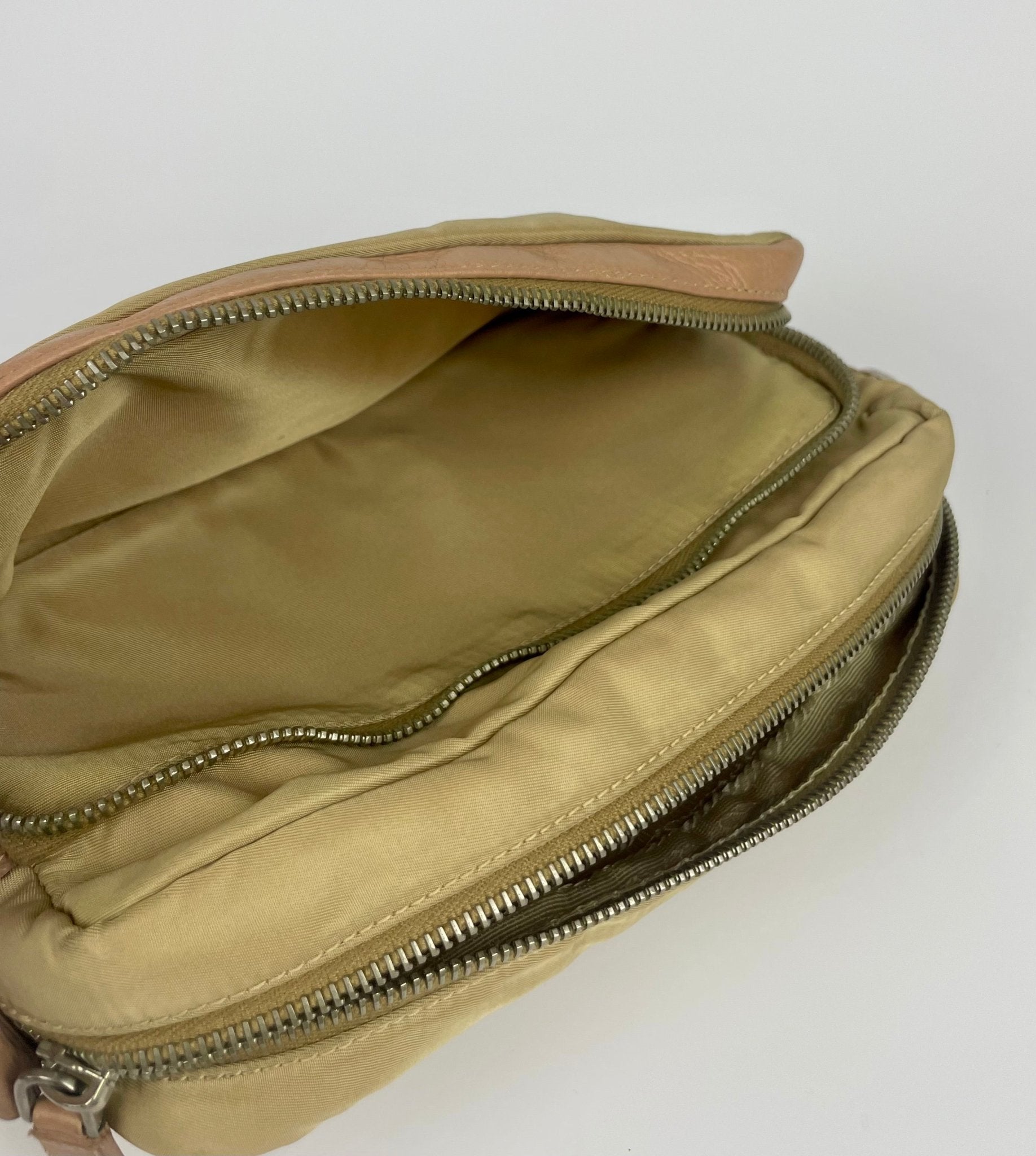 The Vintage Bag Prada Messenger