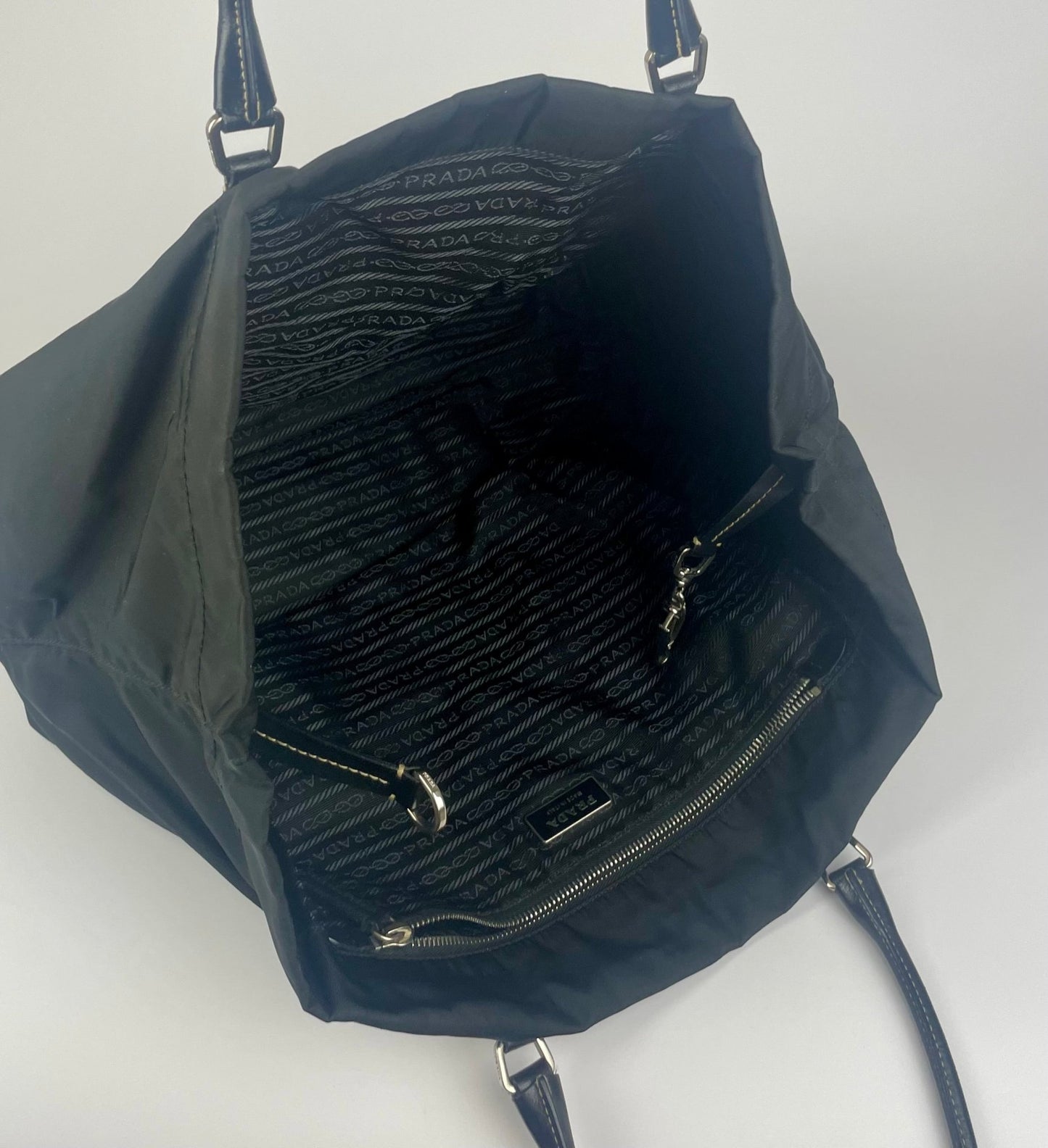 The Vintage Bag Prada Skuldertaske