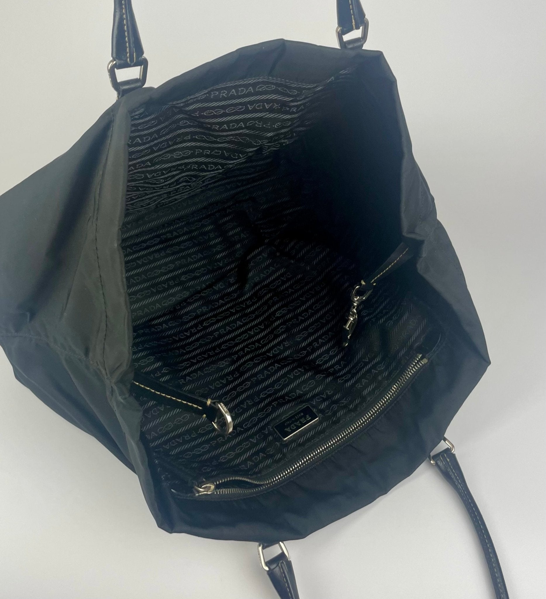 The Vintage Bag Prada Skuldertaske